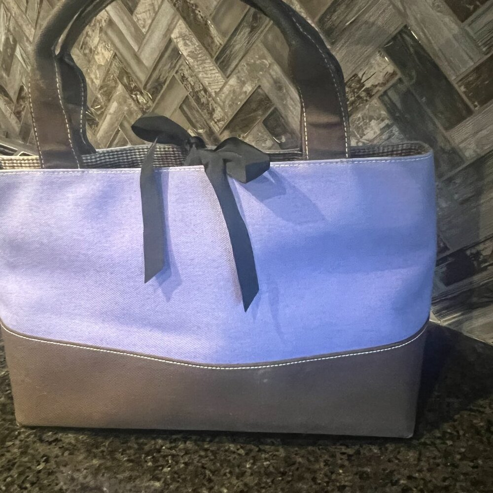 Handbag - Picture 2 of 3